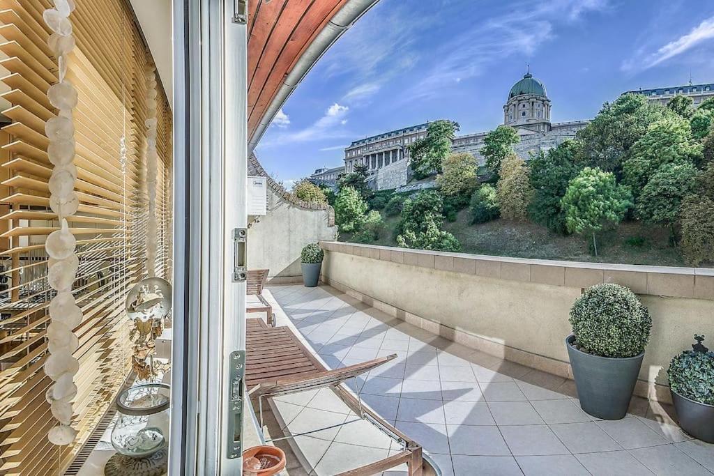 Charming Castle View With Giant Balcony Apartment *
