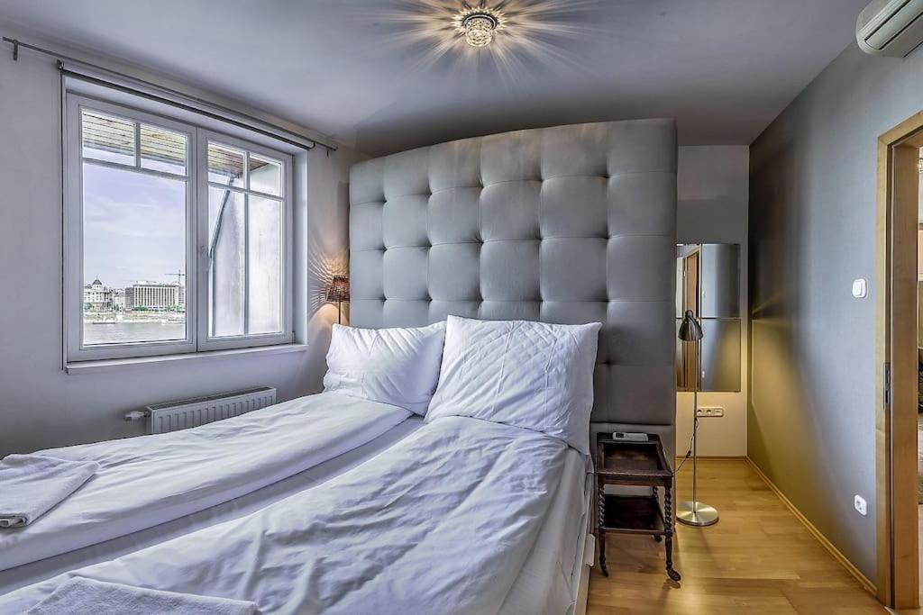 Charming Castle View With Giant Balcony Apartment Budapest