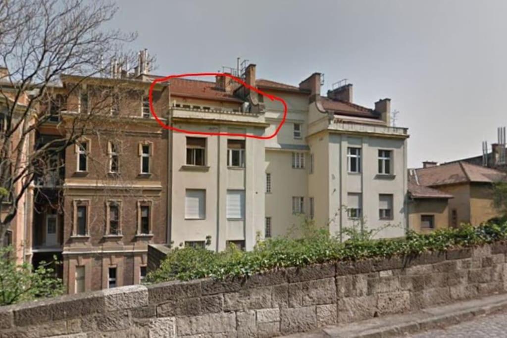 Charming Castle View With Giant Balcony
